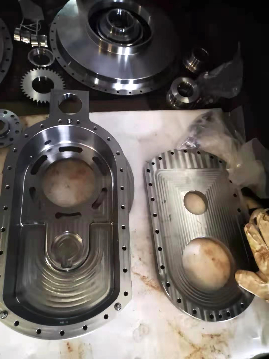 某新型发动机后轴承腔热防护试验器中齿轮壳体组件.jpg